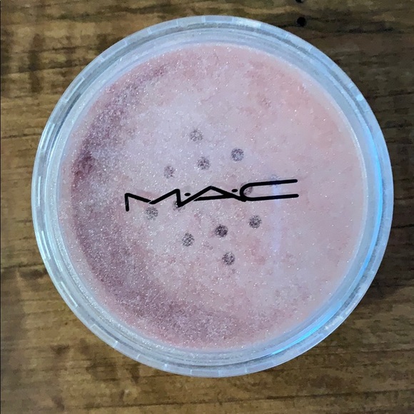 MAC Pearlizer Sheer Pigment - Hundred Degrees